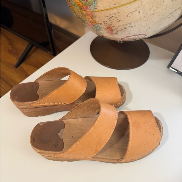 Clogs - Picture 2 of 5